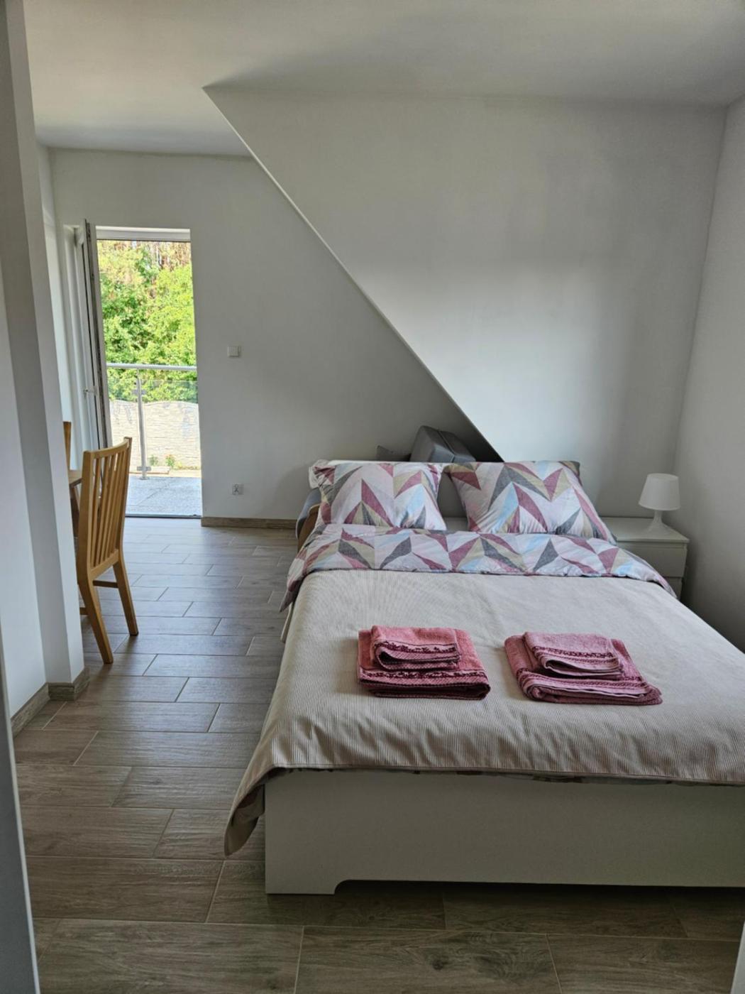 Pokój dwuosobowy z balkonem